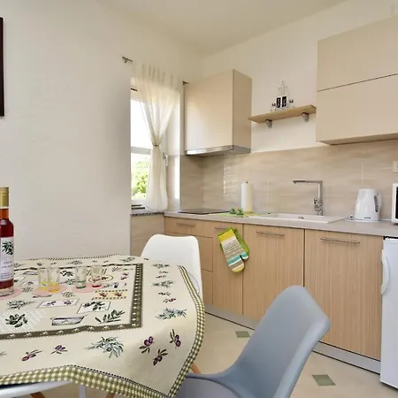 In Olive Garden * Starigrad Paklenica