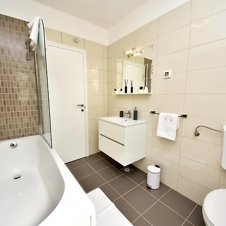 In Olive Garden * Starigrad Paklenica