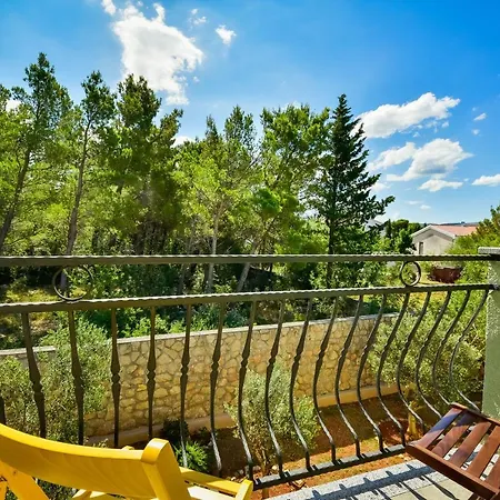 In Olive Garden Apartment Starigrad Paklenica