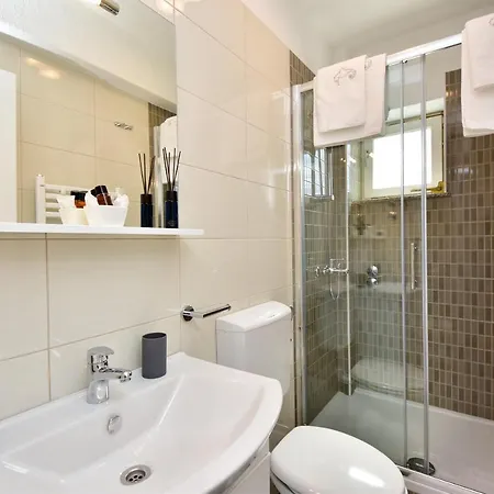 In Olive Garden Apartment *