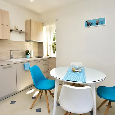 In Olive Garden * Starigrad Paklenica