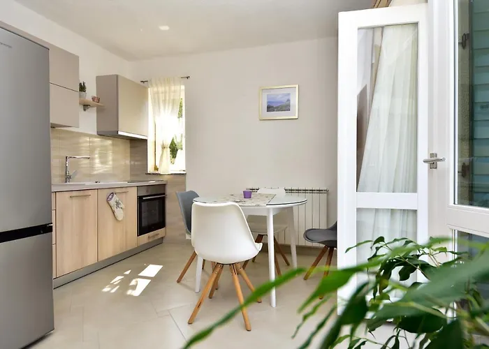 In Olive Garden شقة *