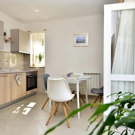 In Olive Garden Apartment *
