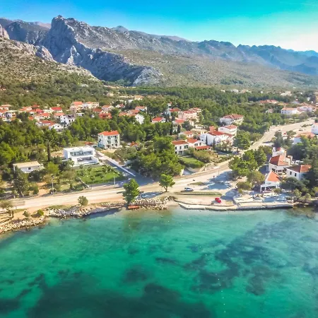 Appartement In Olive Garden Starigrad Paklenica