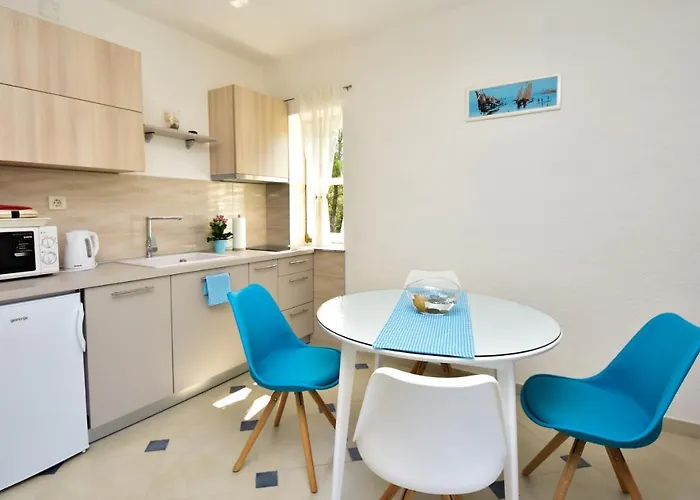 In Olive Garden * Starigrad Paklenica