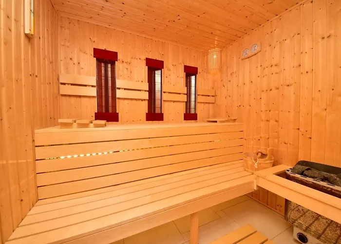 In Olive Garden * Starigrad-Paklenica